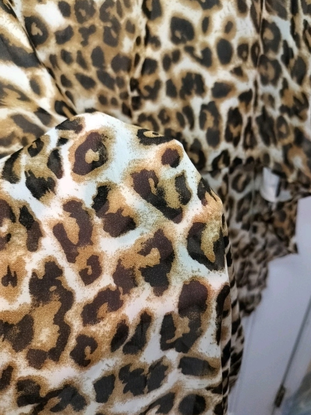 Women’s Leopard Print Hi-Low Tunic Blouse Sheer Layered Short Sleeve Size L Made - Picture 3 of 7